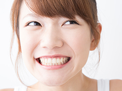 気になる銀歯は、白い歯に替えることができます